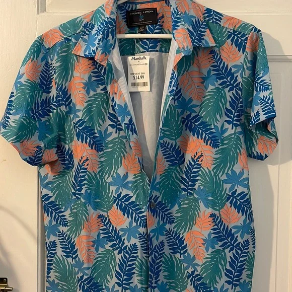 Hawaiian shirt, brand new with tags! - Picture 1 of 5